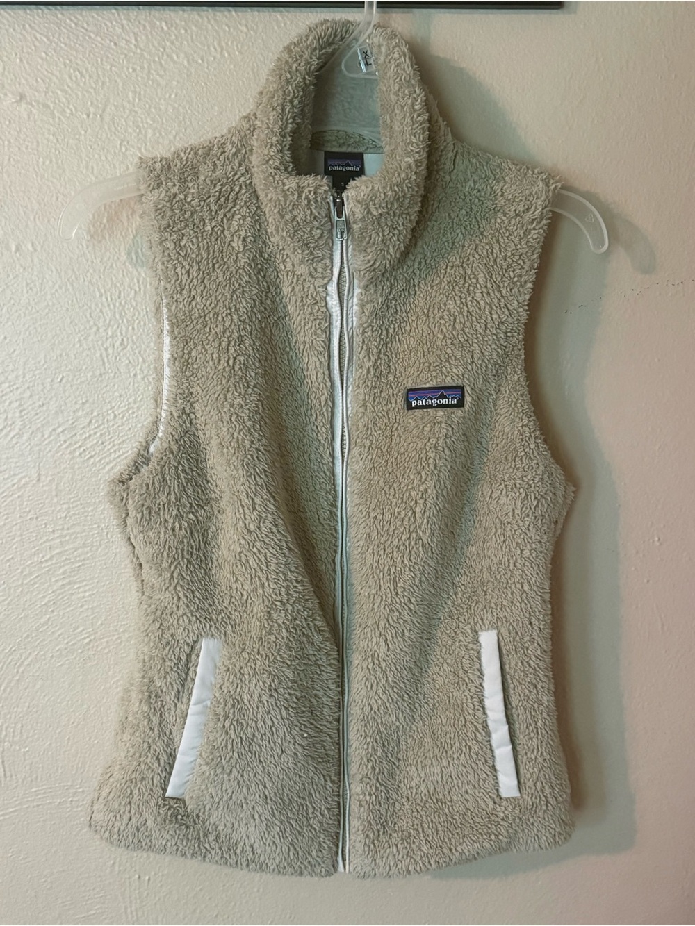 Patagonia Women's Cream Sherpa Vest with White Trim